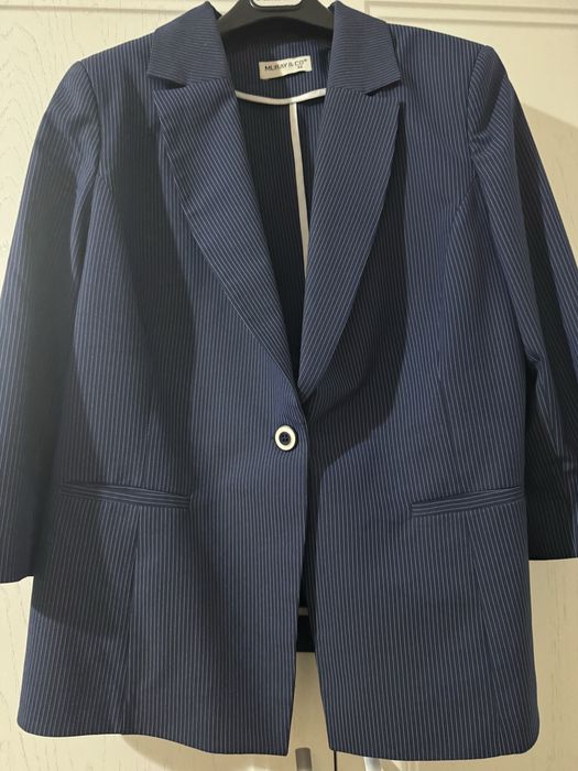 Продам женский костюм