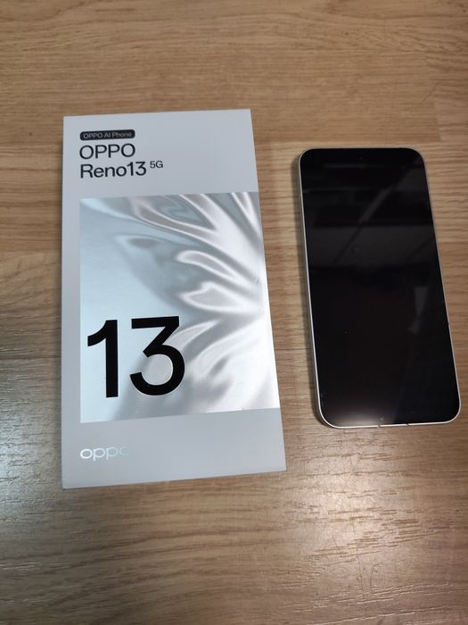 Oppo reno 13 în garanție