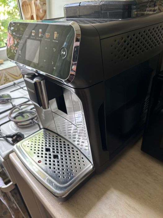 Espressor automat Philips LatteGo Seria 5400 EP5447/90, 1.8l, 1500W, 15 bar, negru-argintiu