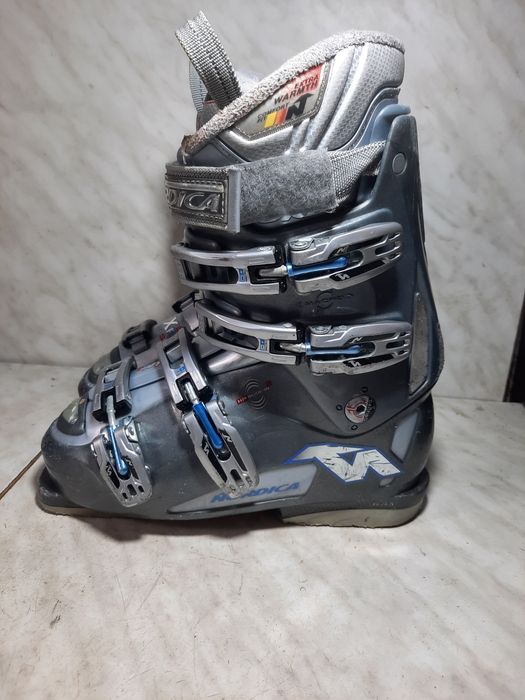 Clapari ski schi Nordica mondo 25-25,5 corespunde mărimii 38,5-39,5.