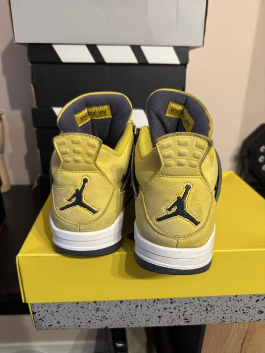 Jordan Retro 4 Lightning