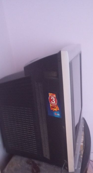 Televizor sotiladi