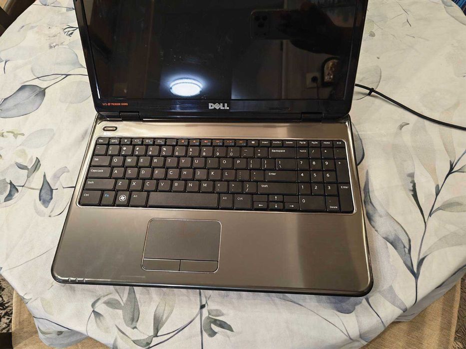 Лаптoп Dell, работи