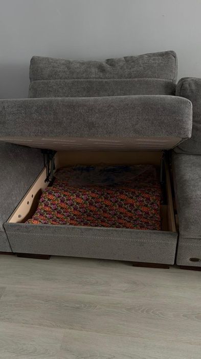 Срочно продам диван