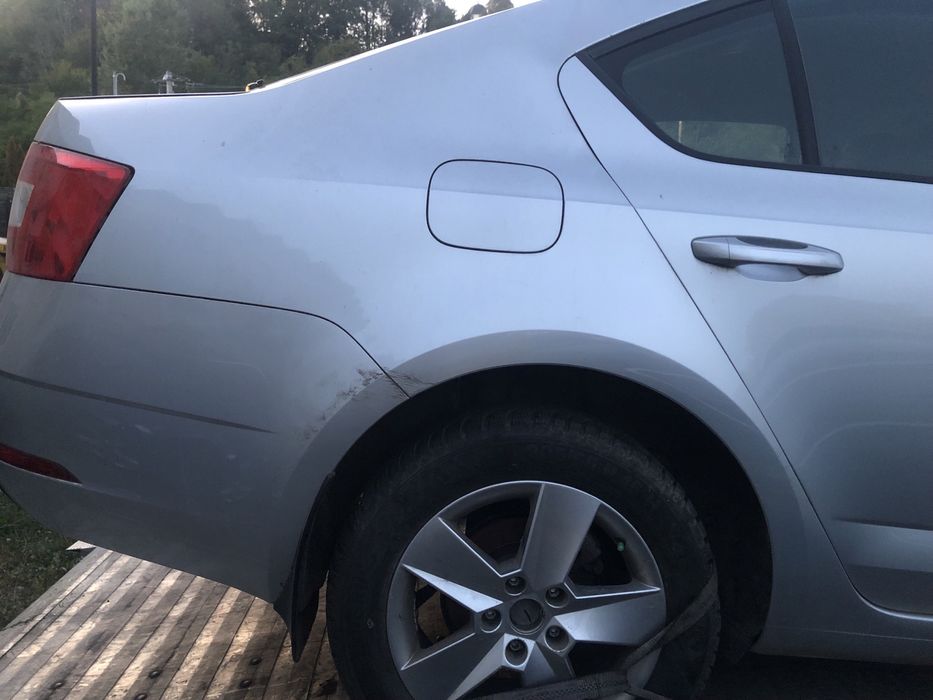 Aripa spate stanga/dreapta skoda octavia 3 berlina cu haion