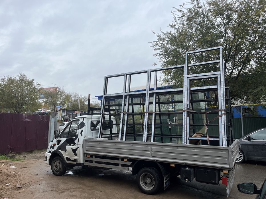 Пирамида. Доставка стекла.