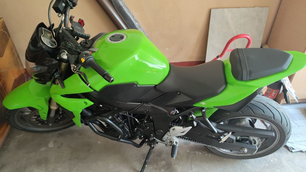 VÂND SAU SCHIMB ( cu MOTOR 1000cmc) Motor Suzuki gsr 750