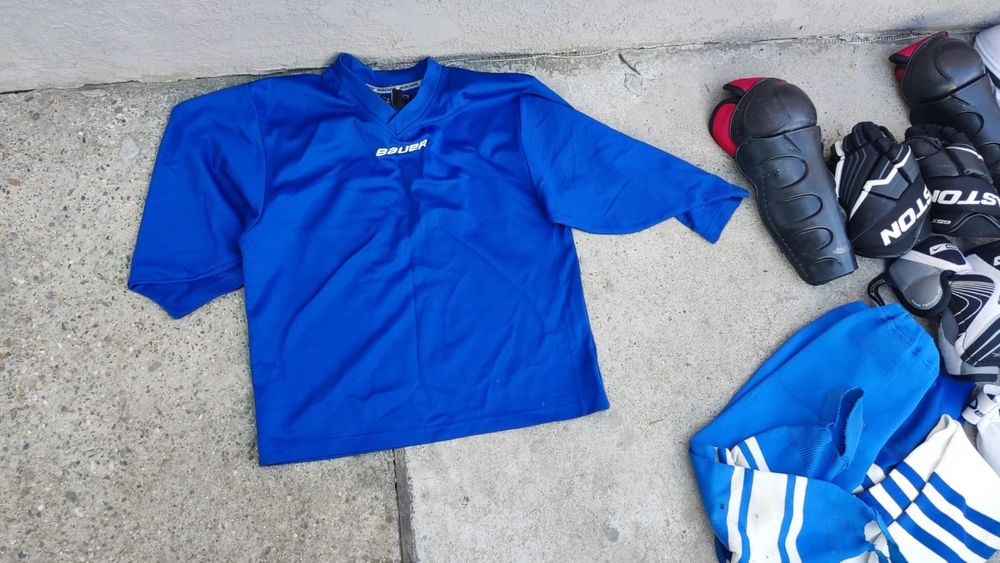 Продам хоккейную форму