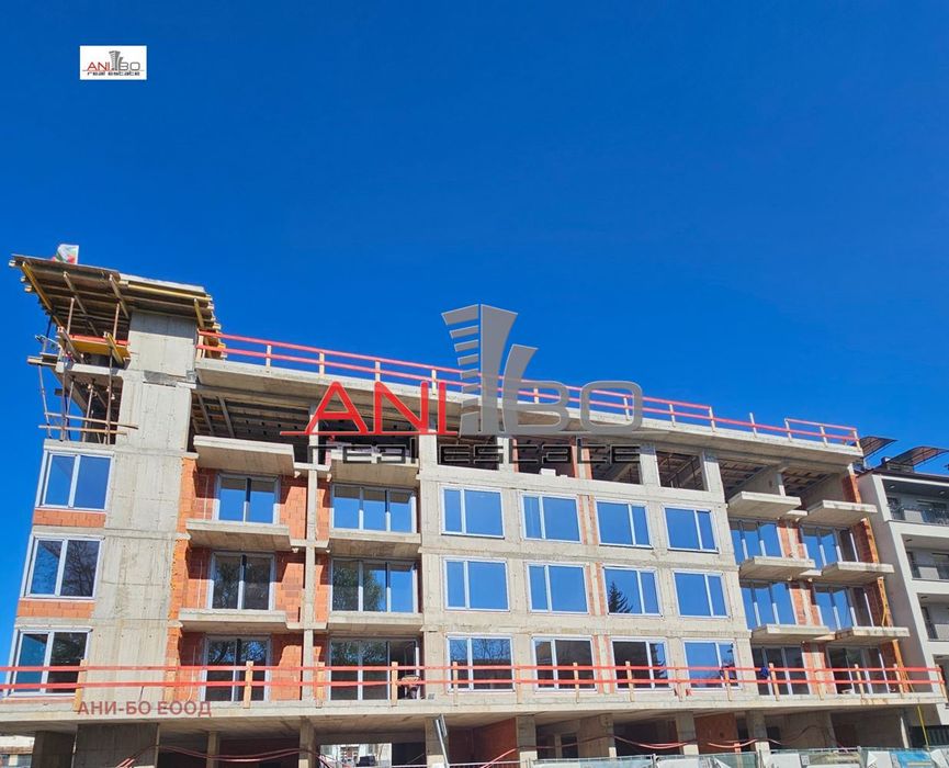 Продава се Тристаен апартамент в Перник, Център - 100 кв.м за 1563 €/кв.м - Снимка #1