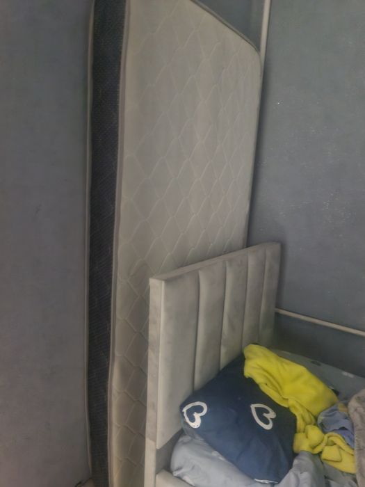 Продам матрас новый 1 .5