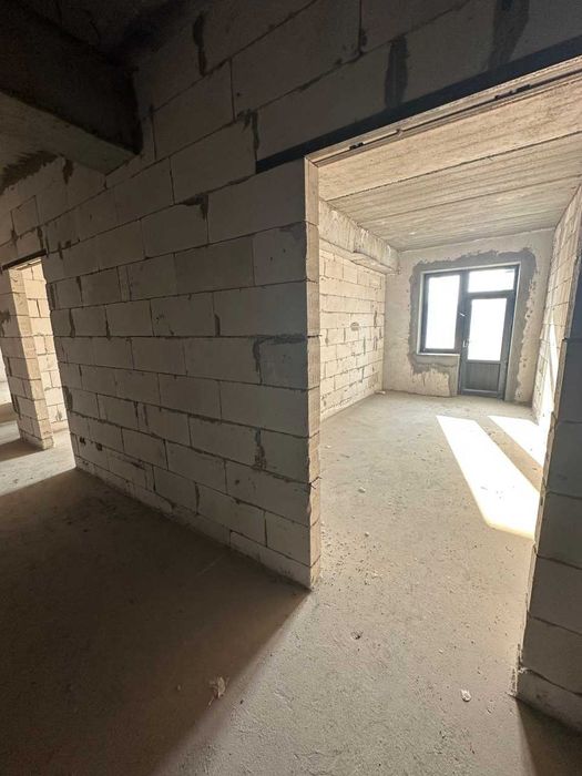 Продается Квартира  Юнусабад,Шахристанское Метро в Новостройке