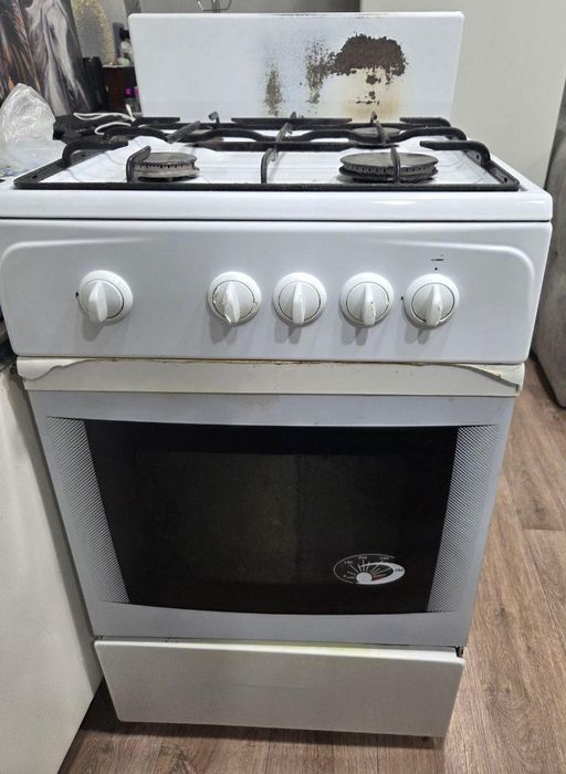 Продам газовую плиту