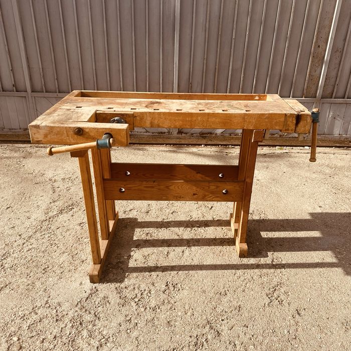 Дърводелски верстак 120 см с 2 менгемета (масив)