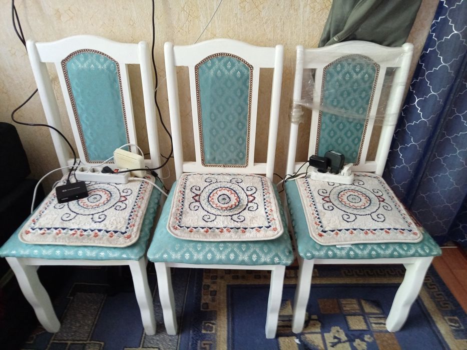 Продам стулья для гостиной