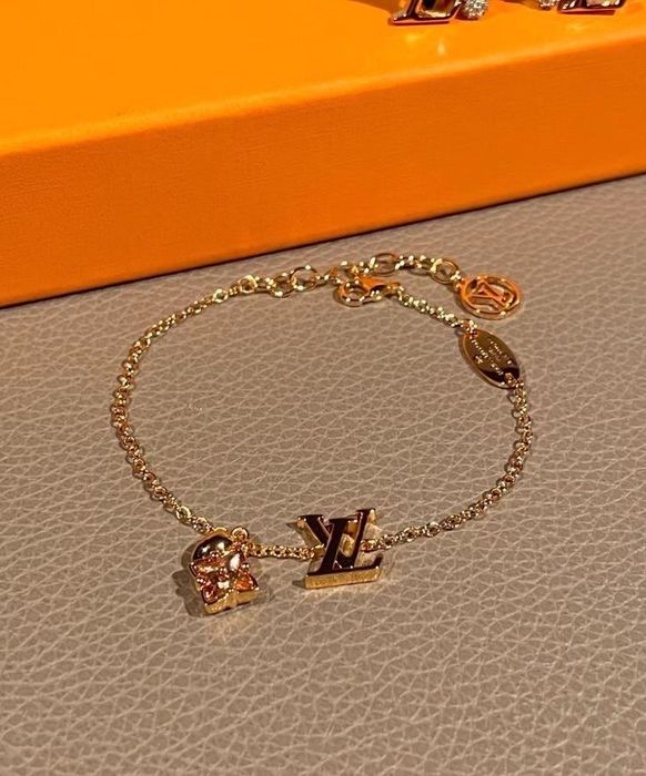 Louis Vuitton гривни
