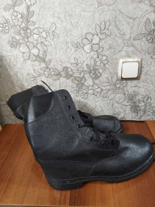 Продам новые, зимние берцы