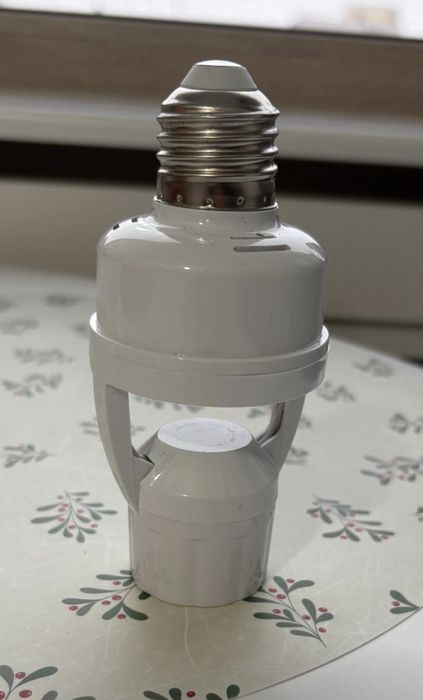 Dulie E27 cu senzor de lumina si miscare 360 *