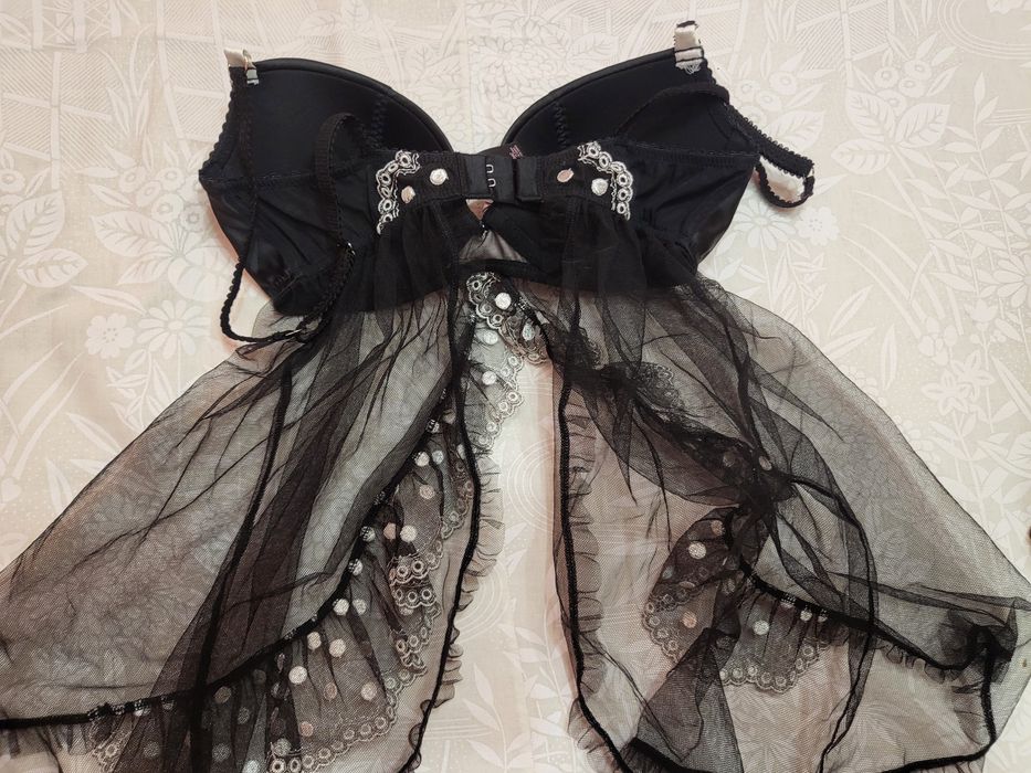 Луксозено бельо / нощници Victoria Secret