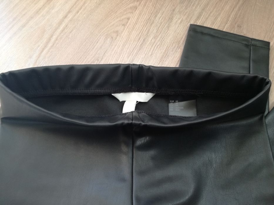 H&M клин от кожа- Нов размер XS