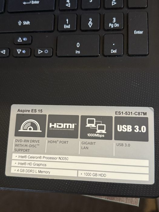 Acer Лаптоп почти не използван Aspire ES 15