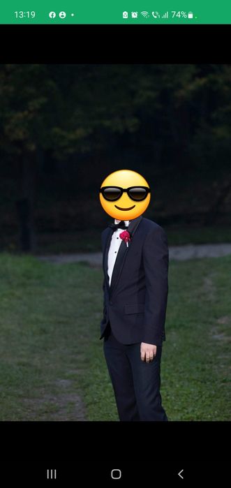 Costum negru cu guler lucios, marimea 48