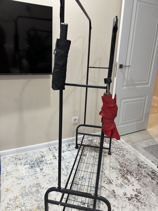 Вешалка для одежды в прихожую  б/у