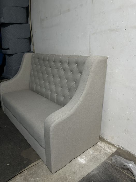 диваны с подлокотниками для кафе и ресторан