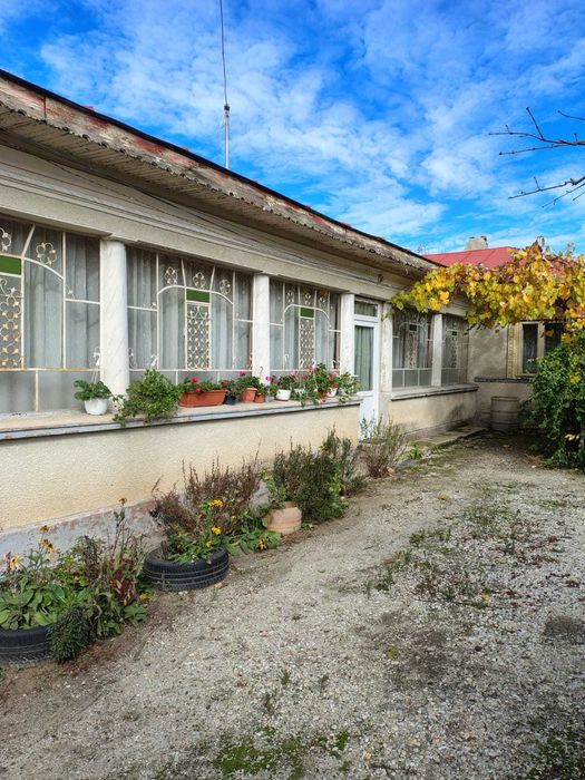 Casa si teren intravilan 3700mp in comuna Singureni, Giurgiu