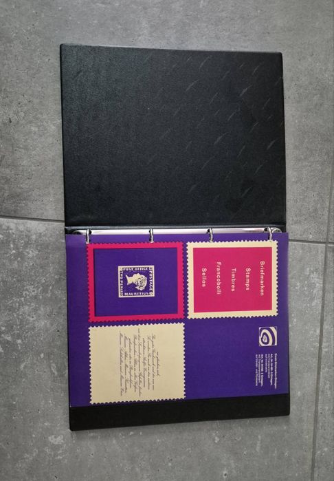 Луксозен кожен албум с марки