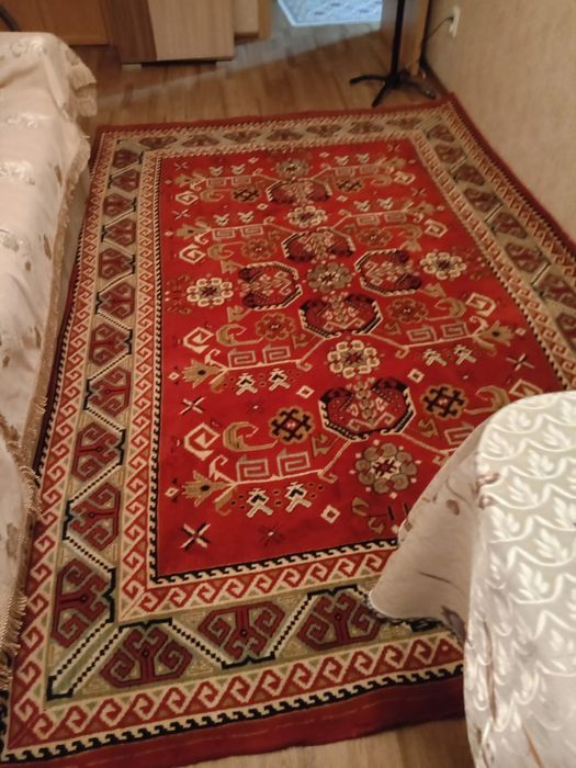 Продам 2 ковра за 6тыс