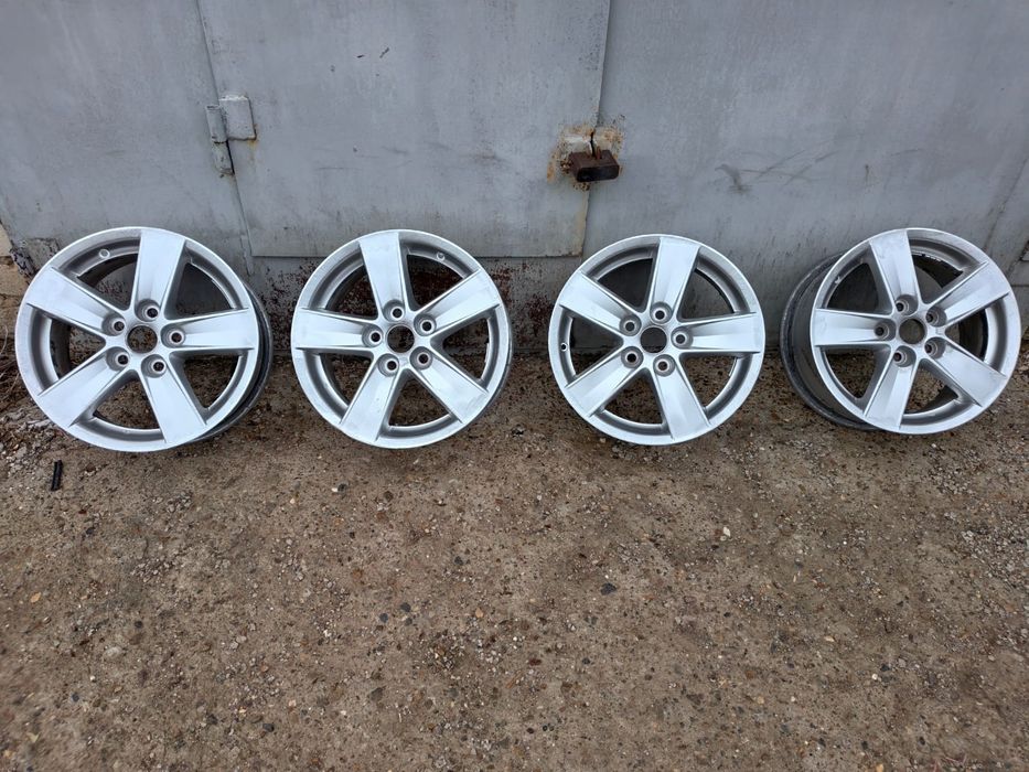 Продам оригинальные диски R16 5/114.3