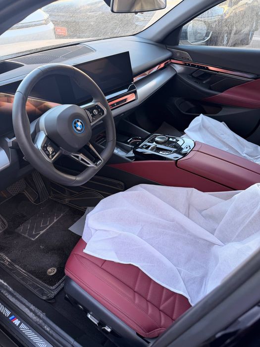 bmw i5 40L 2025 yil 4.400km yurgan