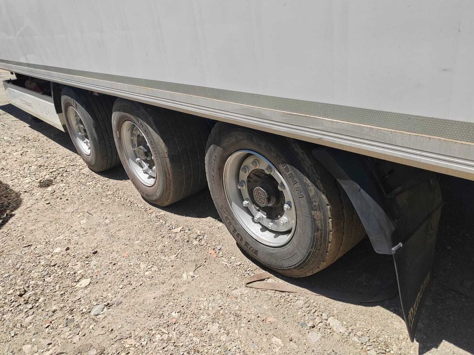 axa mercedes semiremorca