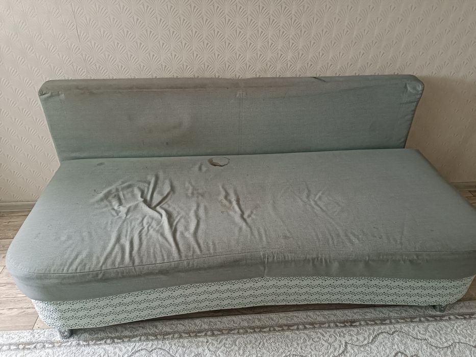 Отдам даром б/у диван