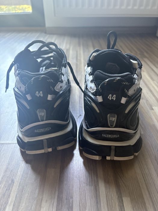 balenciaga runner