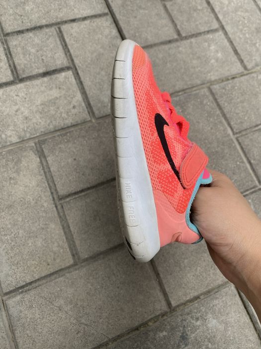 Продам кроссовки nike летние