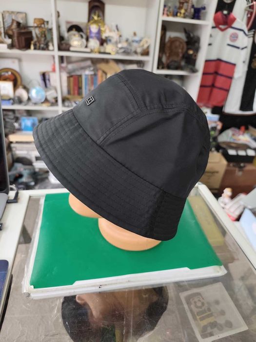 Нова оригинална шапка идиотка Tommy Hilfiger