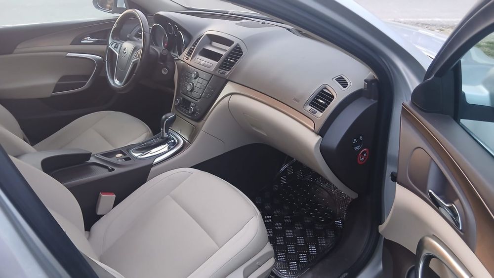Vând Opel Insignia euro 5