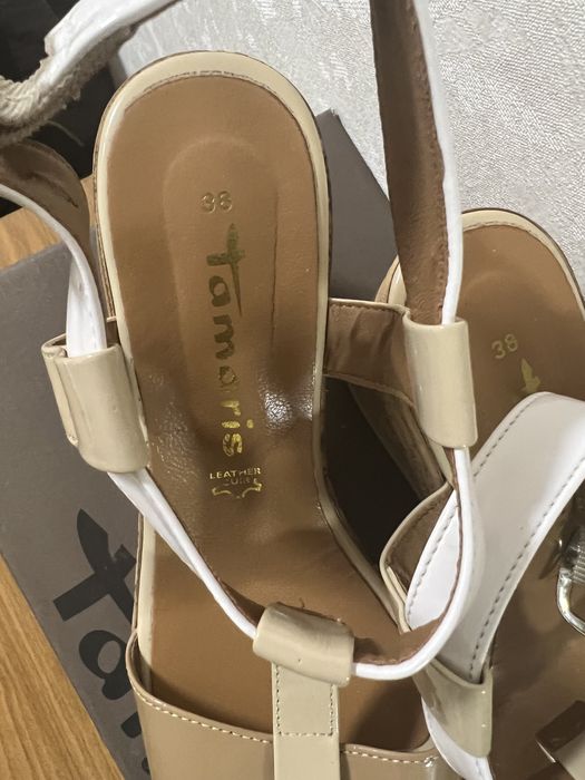 Продам босоножки