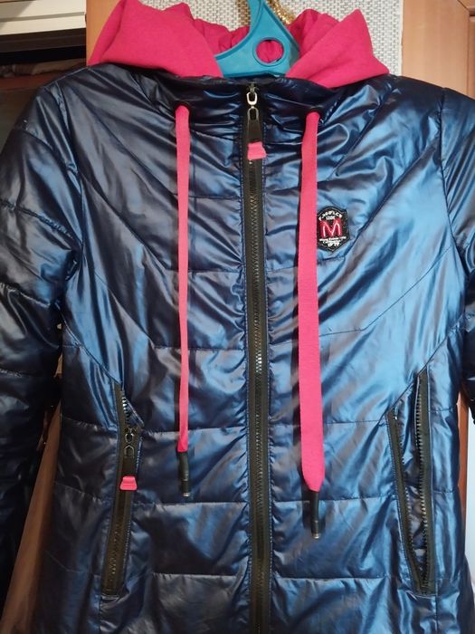 Куртка на девочку,размер М,40-42