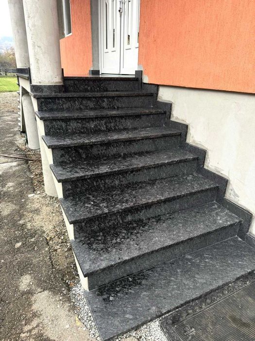 Granit periat  pentru scari exterioare