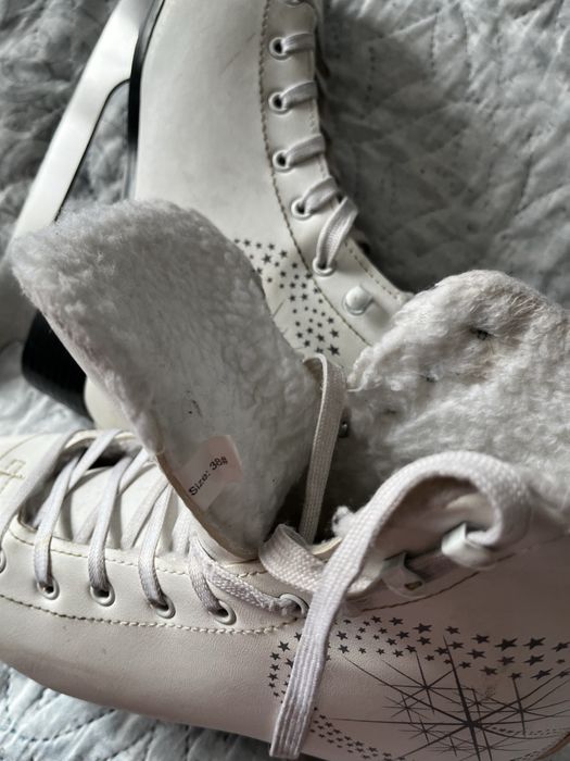 Коньки женские 38 размер