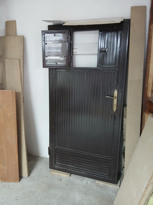 Ușa de vânzare nouă Metalică