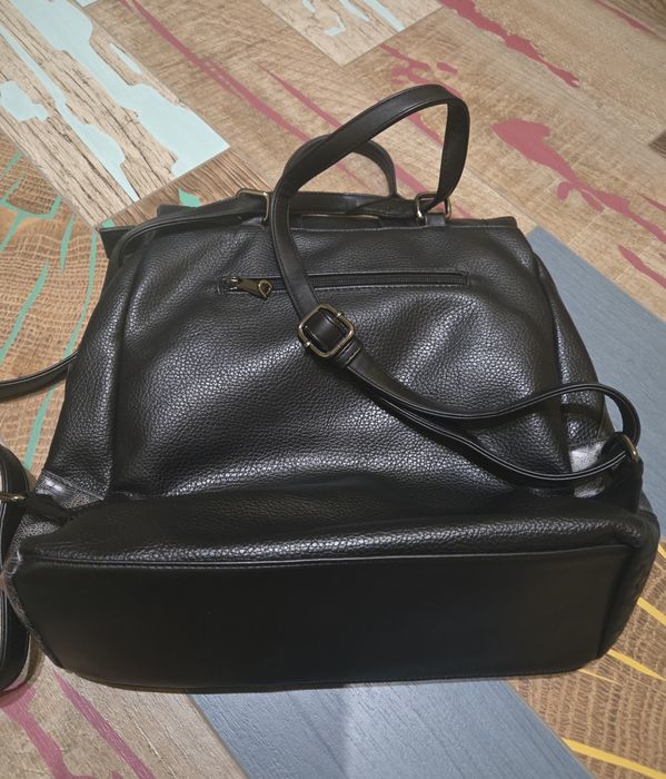 Дамска раница черна