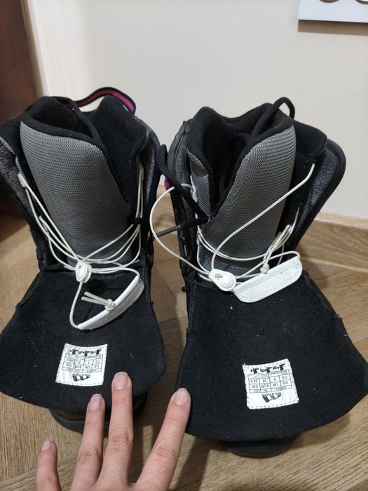 Ботинки для сноуборда (женские, 36 размер)