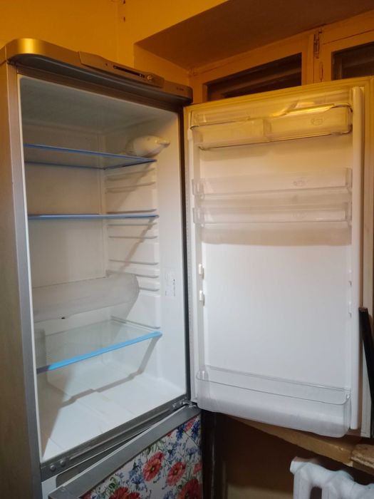 Срочно продам Холодильник