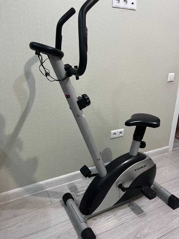 Вертикальный велотренажер York Fitness Active 110