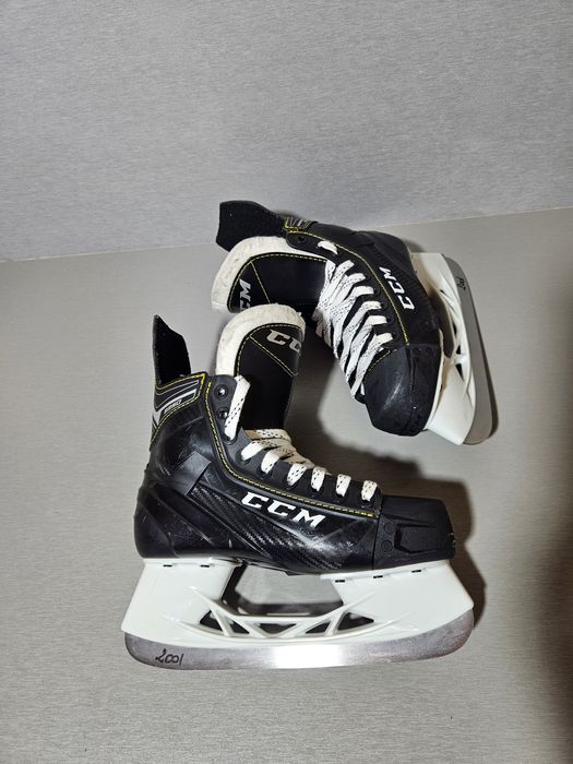 Patine hochei 3001 CCM 9350, marime 37.5, lungime interioara 24cm.