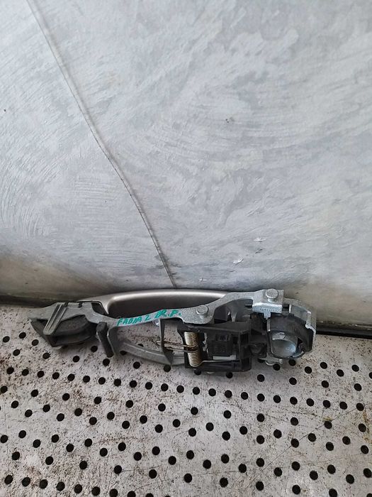 Maner usa dreapta fata skoda fabia 2 5j