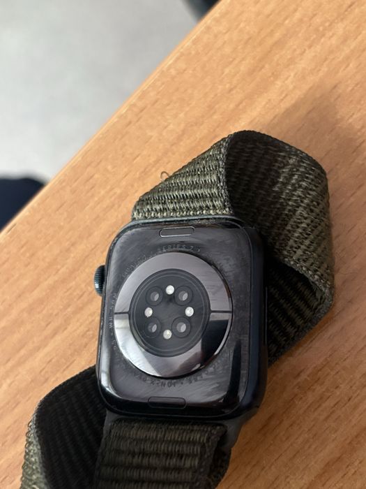 Apple    watch    7